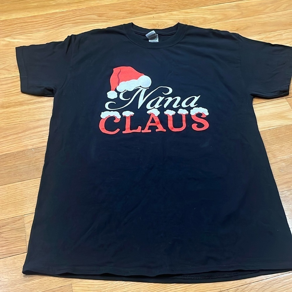 Gildan Nana claus  short sleeve shirt size medium.